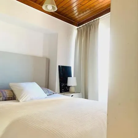Alfama Location Apartmán *