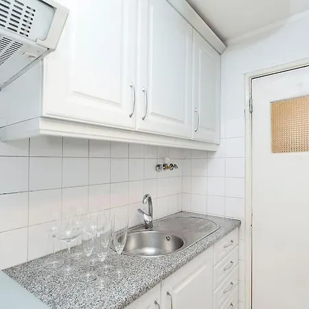 Alfama Location * Lisbon